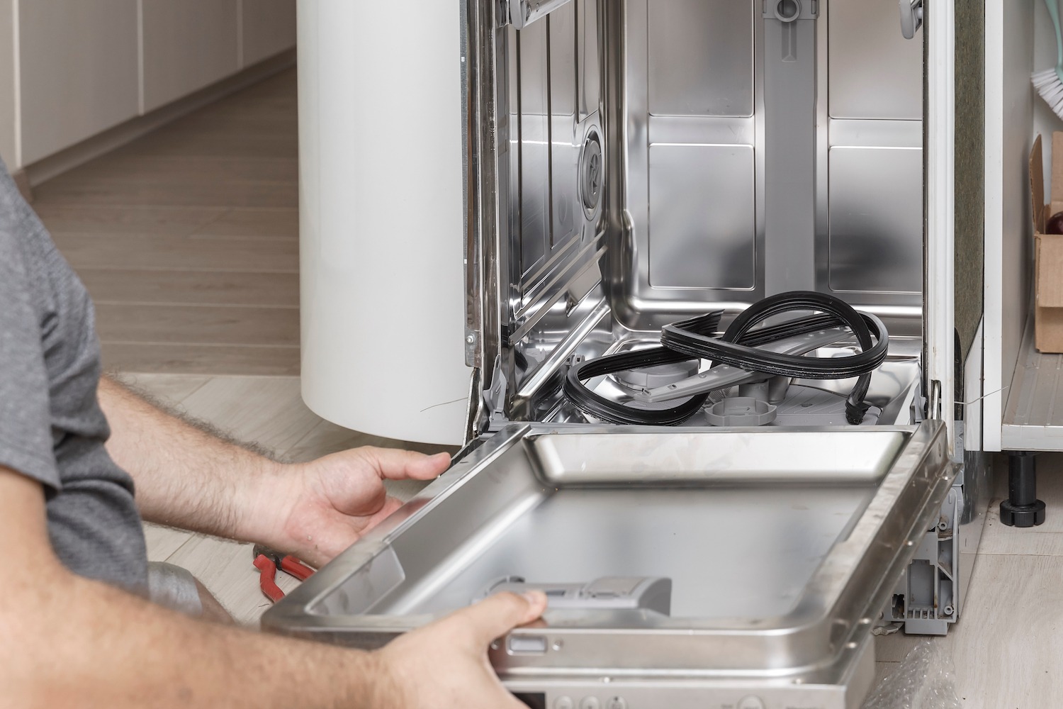 Leaky Dishwasher Fix How To Replace A Dishwasher Bottom Door Seal