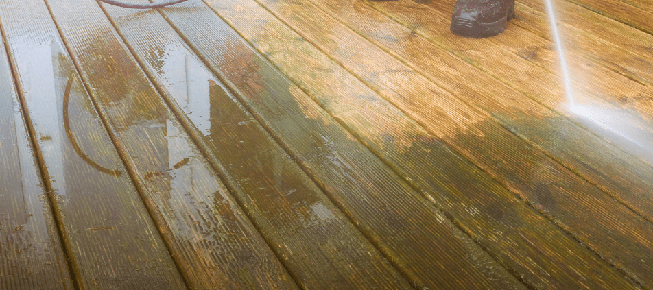 cleaning wooden deck and fences