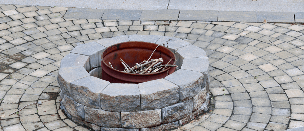 Concrete fire pit