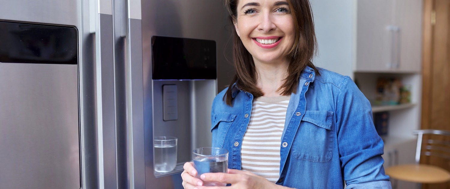 Water,Dispenser,,Woman,Taking,Cold,Water,Into,Glass,From,Home